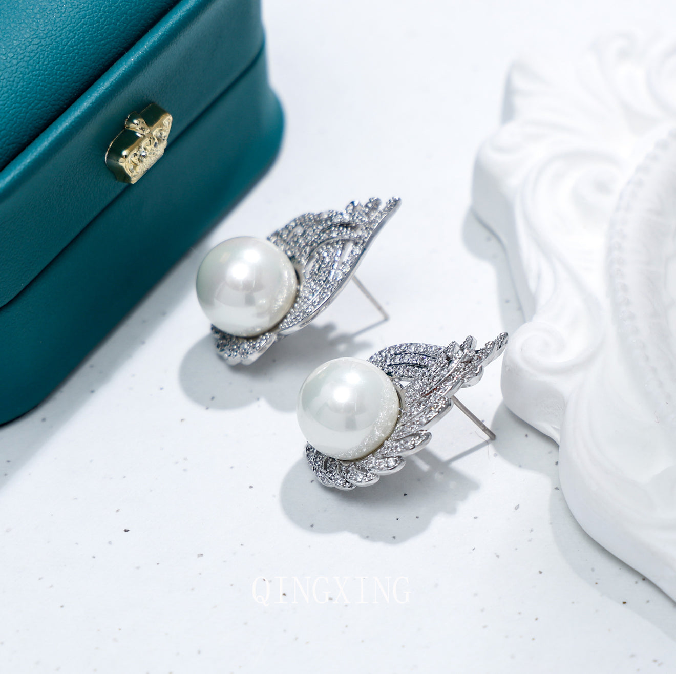 Silver Gleam Pearl Earrings