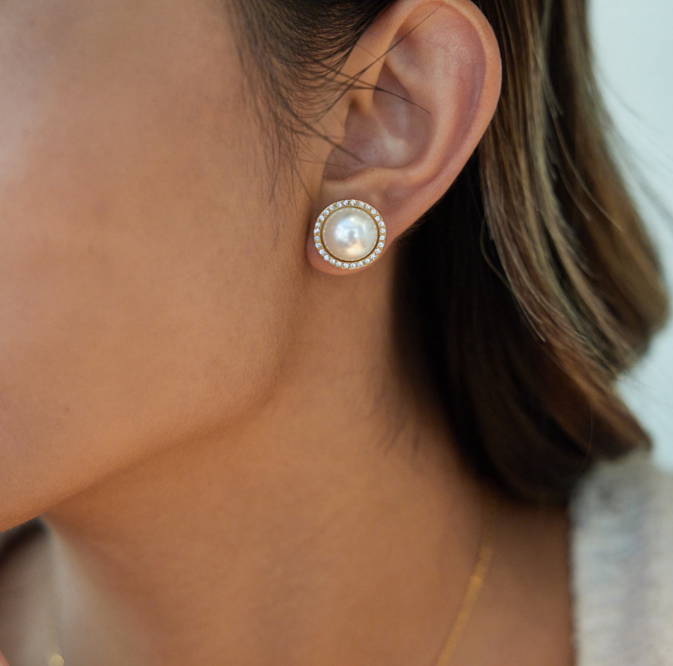Big Pearl Studs